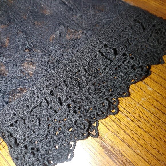 Black Lace Cold Shoulder Dress With Geometric Pattern - Picture 2 of 13